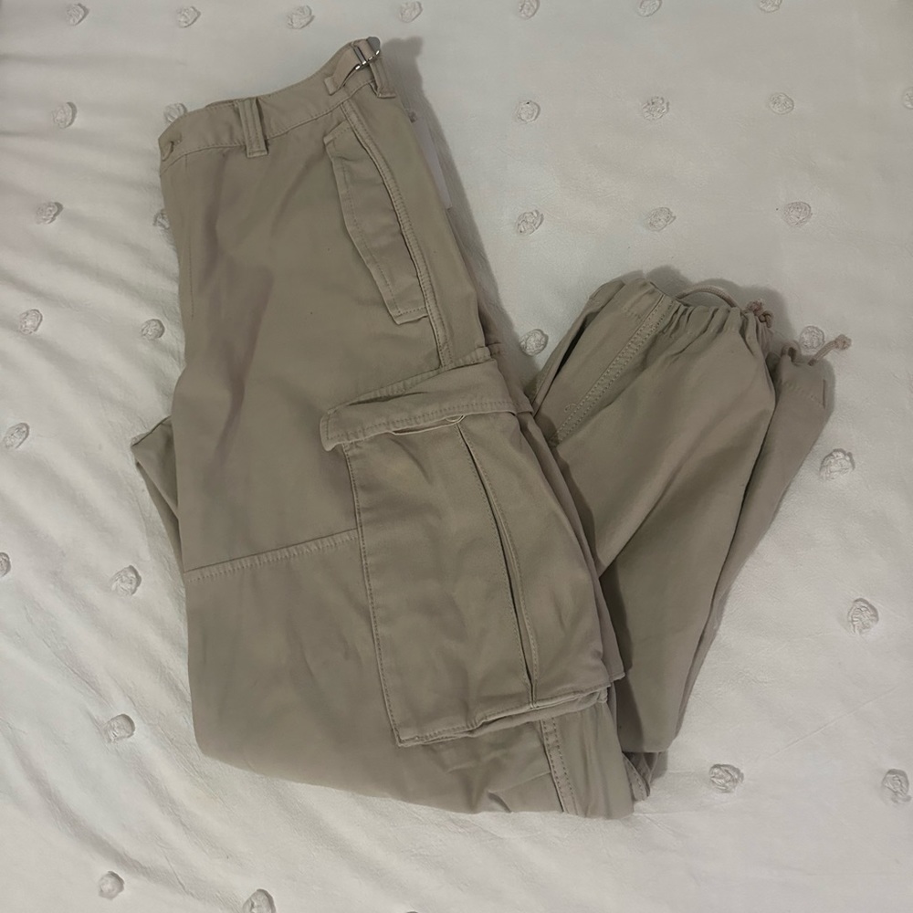 Aritzia TNA Cargos